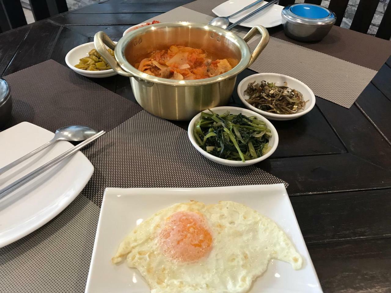Som Guesthouse Patong Dış mekan fotoğraf