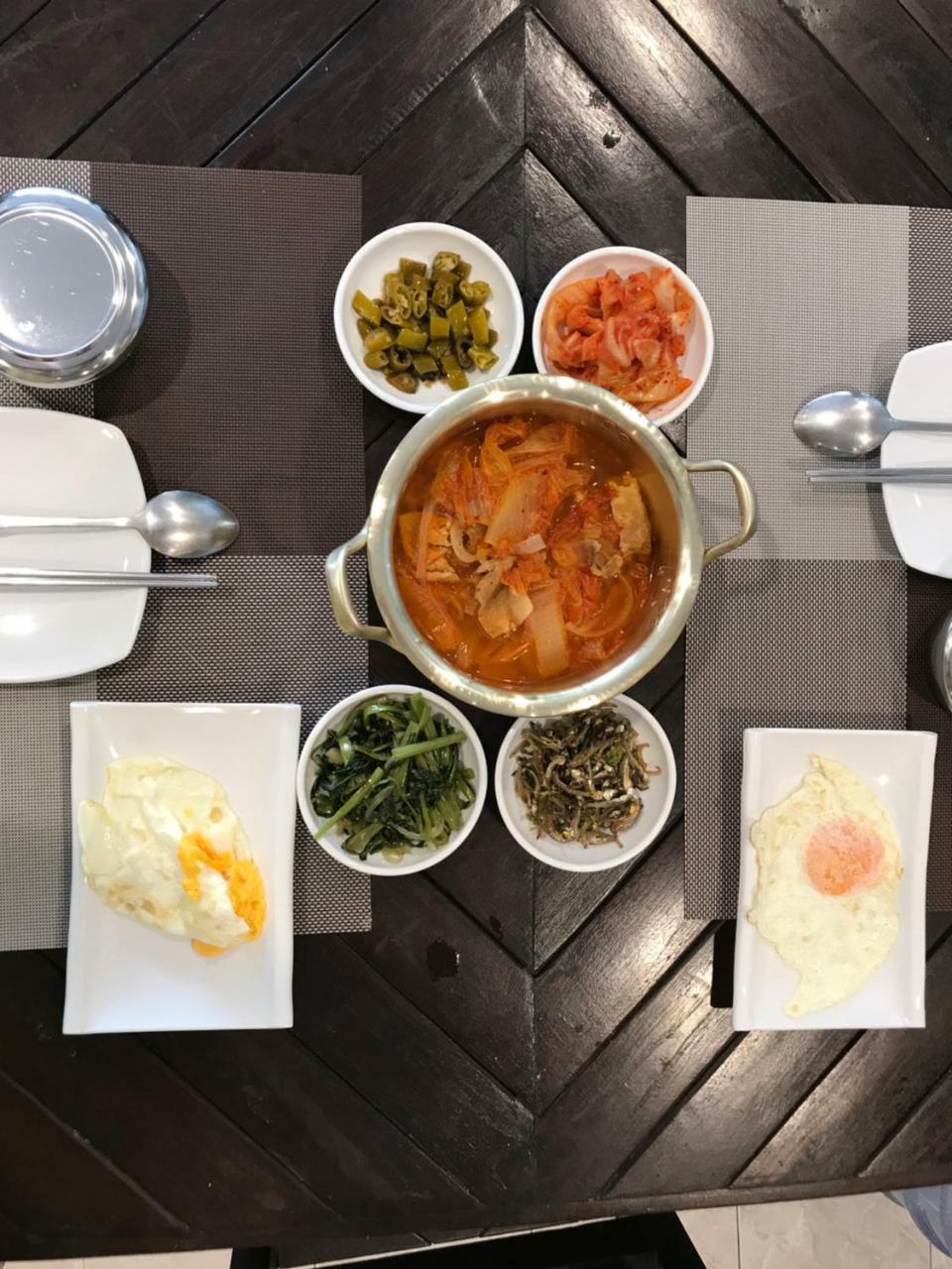 Som Guesthouse Patong Dış mekan fotoğraf